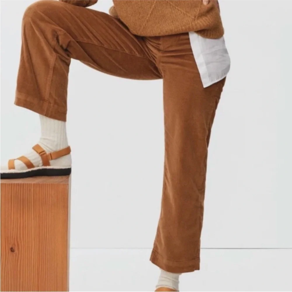 EVERLANE The Renew Teddy Sherpa Faux Fur Sport Sandals in Brown Sugar